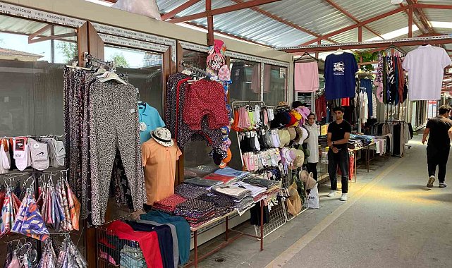 Kanalboyu esnaf çarşısı AVM'leri aratmıyor
