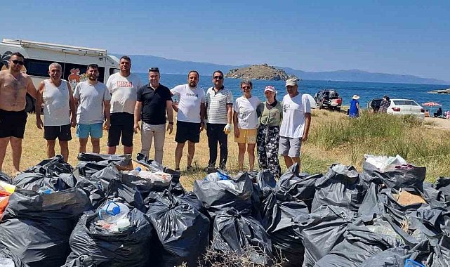 Kapıdağ Yarımadası Küçükova'da 80 torba çöp toplandı