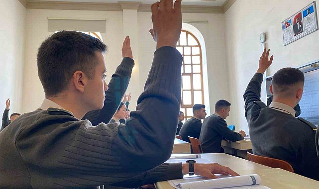 Kara, Hava ve Deniz Harp Okulları öğrencileri ilk yılda bir arada eğitim görüyor