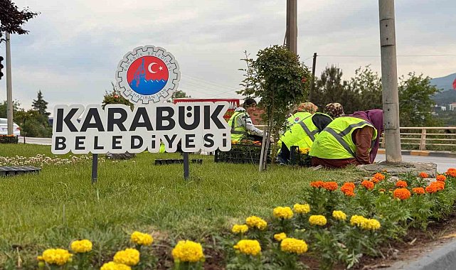 Karabük Belediyesi kenti çiçeklerle renklendiriyor