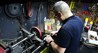 Karabük'te bıçak bileyicilerinin bayram mesaisi başladı