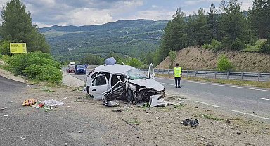 Karabük'te yoldan çıkan otomobil beton menfeze çarptı: 1 ölü, 3 ağır yaralı