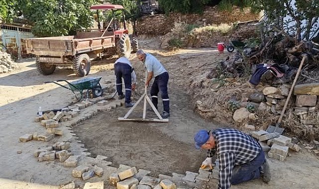 Karacasu'da yol çalışmaları devam ediyor