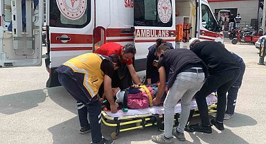 Karaman'da kepçe ile çarpışan elektrikli bisikletli çocuk yaralandı