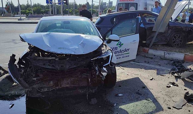 Karaman'da otomobiller çarpıştı: 1 yaralı