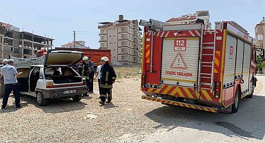 Karaman'da park halindeki otomobil yandı