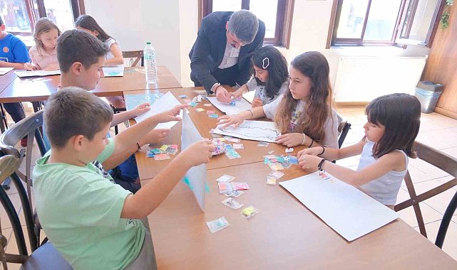 Karne alan öğrenciler kum boyama etkinliği ile stres attı