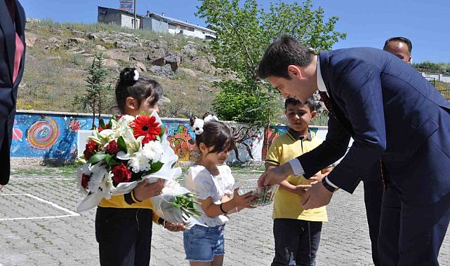 Kars'ta 55 bin öğrenci karne aldı