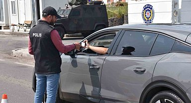 Kars'ta polis adeta göz açtırmıyor