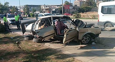 Karşı şeride savrulan Tofaş zincirleme kazaya neden oldu: 1'i ağır 10 yaralı