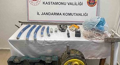 Kastamonu'da define avcılarına suçüstü baskın: 2 tutuklama