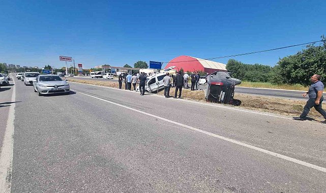 Kastamonu'da iki hafif ticari araç çarpıştı: 4 yaralı