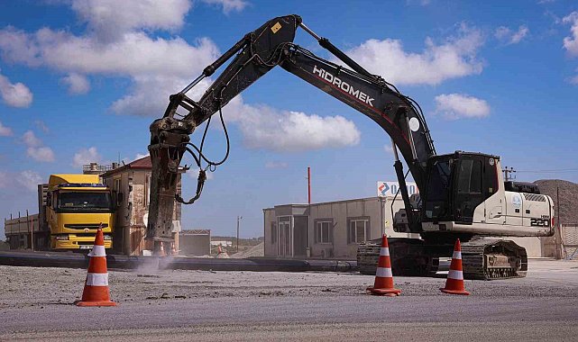 Kaynarca'nın 11 kilometrelik yeni içme suyu hattı kısa sürede tamamlandı
