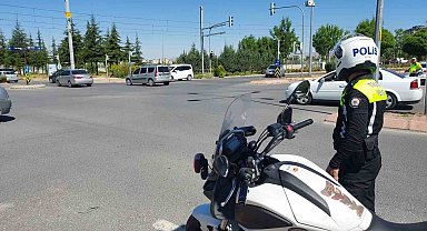 Kayseri Emniyeti ERÜ yerleşkesinde 90 adayı sınava yetiştirdi