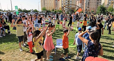 Kayseri Talas Belediyesi'nden çocuklara karne hediyesi