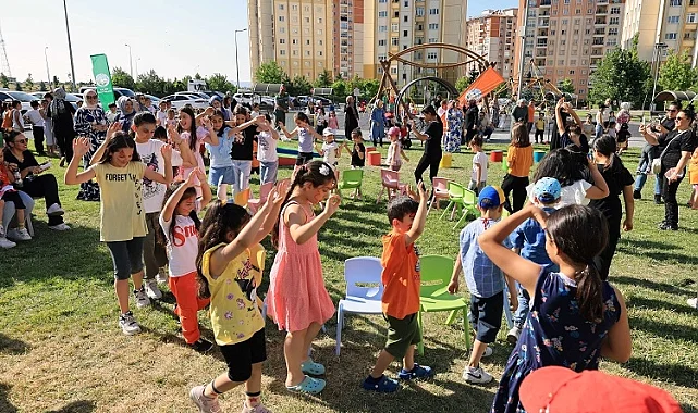 Kayseri Talas Belediyesi'nden çocuklara karne hediyesi