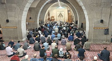 Kayseri'de Bayram Namazı'nda camiler doldu