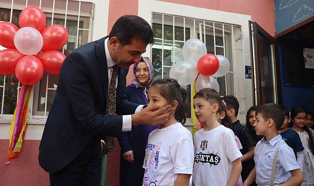 Kayseri'de eş zamanlı bayramlaşma programı: 100 bin öğrenci aynı anda bayramlaştı