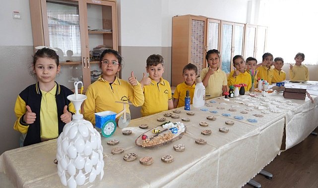 Keçiören'de ilkokul öğrencilerinin eserlerinden sergi açıldı