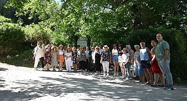 Kemer'de "mor turizm" başladı