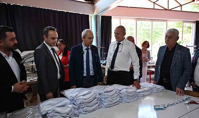 Kepez Belediyesi'nden dikiş atölyesiyle milyonluk tasarruf