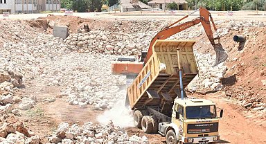 Kepez'de su baskınlarına karşı hummalı çalışma