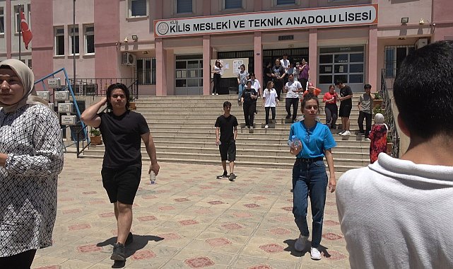 Kilis'te TYT sona erdi, adaylar sınav deneyimlerini paylaştı