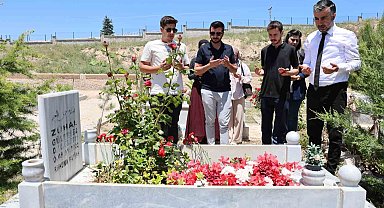 Kimsesizler mezarlığına defnedilmişti, vatandaşlar Arefe günü yalnız bırakmadı