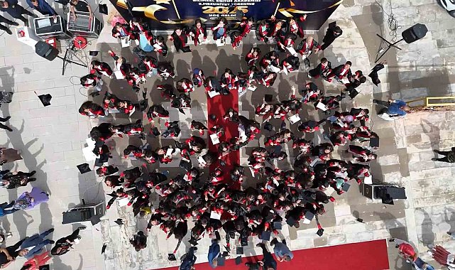 Kırıkkale'de bilim ve çevre temalı mezuniyet coşkusu