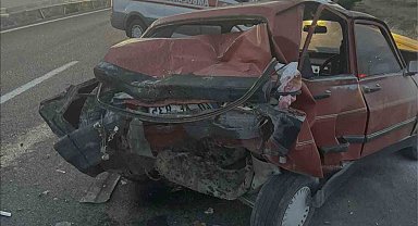 Kırıkkale'de otomobil ile kamyonet çarpıştı: 1 ölü, 2 yaralı