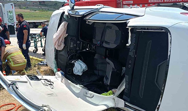Kırıkkale'de otomobil şarampole devrildi: 2 yaralı