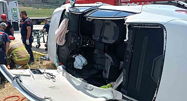 Kırıkkale'de otomobil şarampole devrildi: 2 yaralı