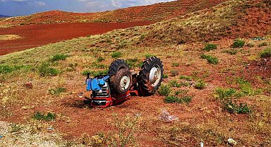 Kırıkkale'de traktör kazası: Sürücü hayatını kaybetti, eşi ağır yaralandı