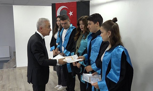 Kırklareli'nde karne heyecanı: 52 bin 152 öğrenci karne aldı