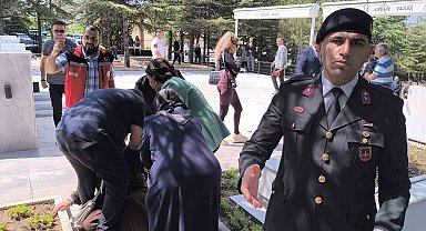 Kırşehir'de şehitlikte duygusal anlar