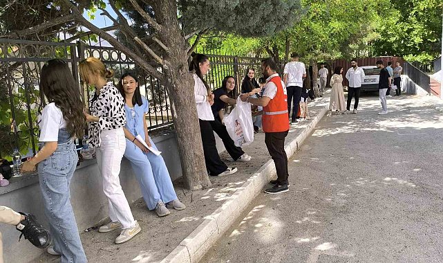 Kızılay'dan YKS adaylarına moral desteği