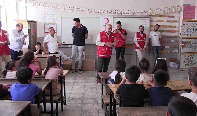 Kızılay'ın yardım eli çocuklara uzandı