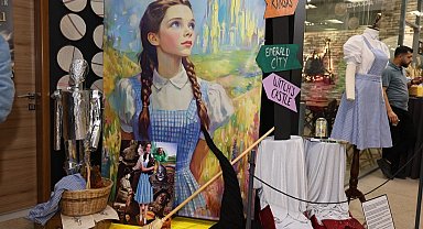 KO-MEK Moda Akademisi'nden 'vitrin' sergi