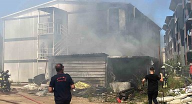 Kocaeli'nde şantiye deposunda yangın