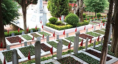 Kocaeli'de mezarlıklar bayram ziyaretine hazır