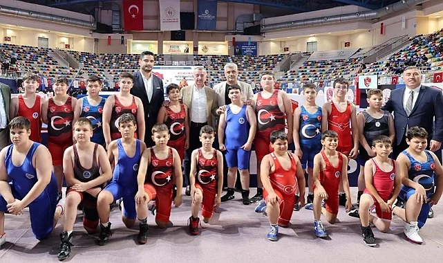 Kocaeli'de uluslararası güreş turnuvası coşkusu