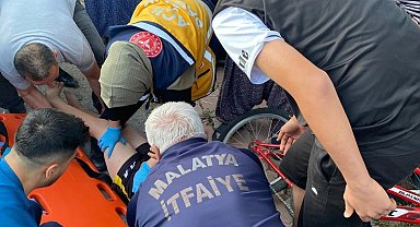 Kontrolden çıkan araç çocukların arasına daldı: 3 yaralı