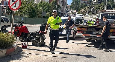 Kontrolden çıkan motosiklet devrildi: 1 yaralı
