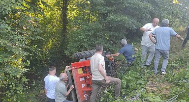 Kontrolden çıkan traktör devrildi: 1 yaralı