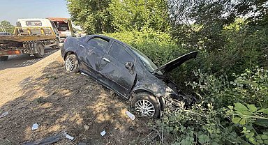 Kontrolden çıkarak bariyerlere çarpan otomobile tanker çarptı: 7 yaralı