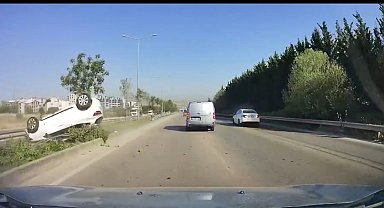 Kontrolden çıktı böyle takla attı, kaza yapan çiftin burnu kanamadı