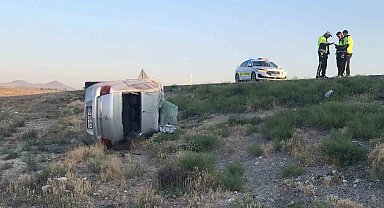 Konya'da otomobil takla attı: 3 yaralı