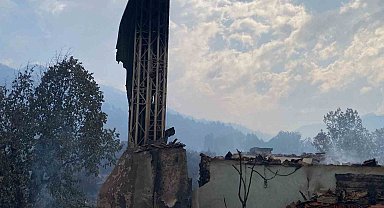 Köprücek Köyü Camii için için yanıyor