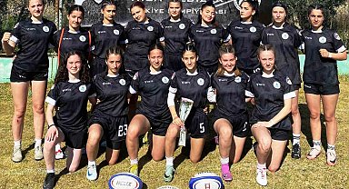 Körfezli U18 ragbici kızlar finale kaldı