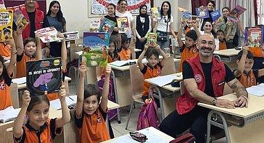 Köşk MYO öğrencileri 100. Yıl Atatürk İlkokulu'na kitap bağışında bulundu